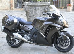 Kawasaki 1400 GTR, Owiewki, Nadkole