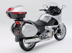 Honda NT 700V, Kufer, Centralny