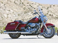 Bordowy, Harley Davidson Road King