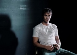 Ian Somerhalder, Biała, Bluza