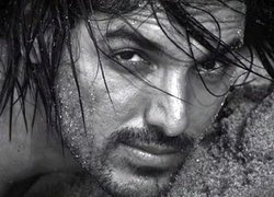 John Abraham, Twarz, Zarost