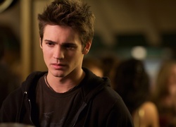 Pamiętniki wampirów, The Vampire Diaries, Steven R. McQueen