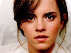 Emma Watson, Piegi