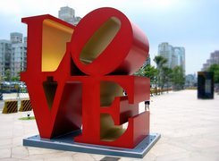 Pomnik, Wyraz, Love