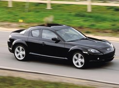 Czarna Mazda RX-8