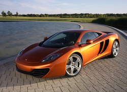 McLaren MP4-12C, Reflektory, Wloty, Powietrza