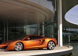 McLaren MP4-12C, Salon