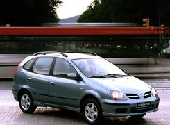 Nissan Almera Tino