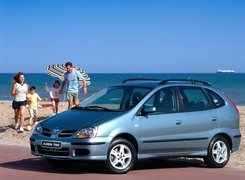 Nissan Almera Tino, Plaża