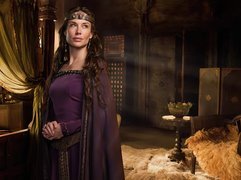 Serial, Camelot, Claire Forlani