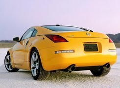 Żółty, Nissan 350Z