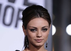 Mila Kunis, Kolczyki