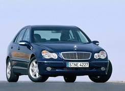 Granatowy, Mercedes C-klasa