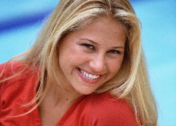 Anna Kournikova, Twarz, Uśmiech