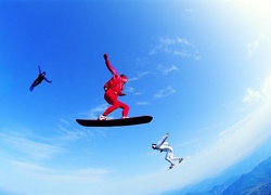 Snowboardziści, Skoki, Spadochron