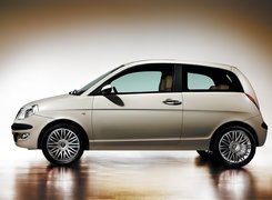 Lancia Ypsilon, Lewy Profil