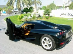 Czarny, Koenigsegg