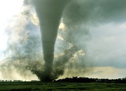 Tornado, Pole