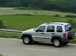 Srebrny, Jeep Liberty