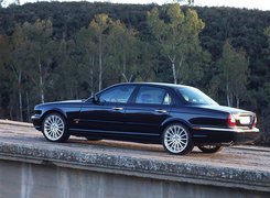 Czarny,   Jaguar X-Type