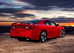 Czerwony, Dodge Charger SRT 8