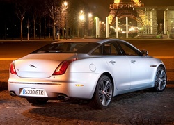 Jaguar XJ, Lampy, Tylne