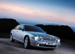 Jaguar XJR, Ksenony