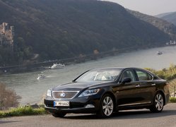 Elegancki, Lexus LS 600H