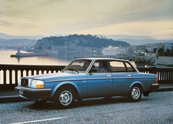 Niebieskie, Volvo 240 GLE