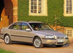 Limuzyna, Volvo S-80