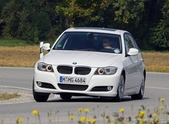 BMW E90, Pokonywanie, Zakrętu