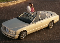 Bentley Azure, Para