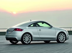 Audi TT, Drzwi, Bok