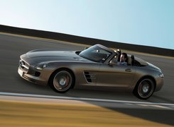 Mercedes-Benz SLS