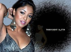 Tanushree Dutta, Kolczyki