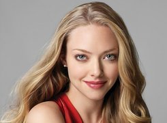 Amanda Seyfred, Twarz, Uśmiech, Spojrzenie