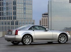 Srebrny, Cadillac XLR