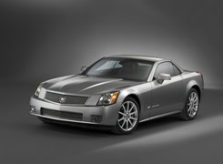 Srebrny, Cadillac XLR