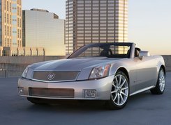 Srebrny, Cadillac XLR