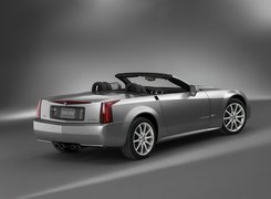 Srebrny, Cadillac XLR