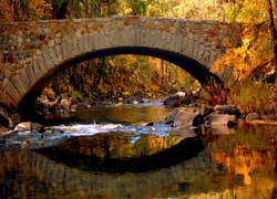 Most, Jesień, Rzeka