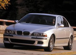 BMW Seria M, BMW 5, E39