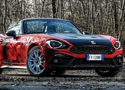 Czerwono-czarny, Abarth 124 Spider