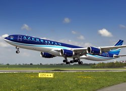 Airbus A340 linii Azerbaijan Airlines