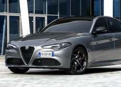 Alfa Romeo Giulia przodem