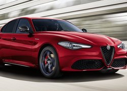 Alfa Romeo Giulia Veloce w kolorze czerwonym