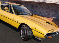 Alfa Romeo Montreal żółte