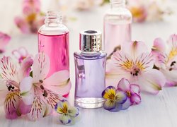 Perfumy, Butelki, Kwiaty, Alstremerie, Kompozycja