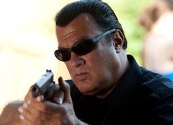 Aktor, Steven Seagal, Okulary, Pistolet