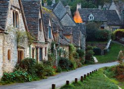 Domy, Droga, Wieś Bibury, Hrabstwo Gloucestershire, Anglia